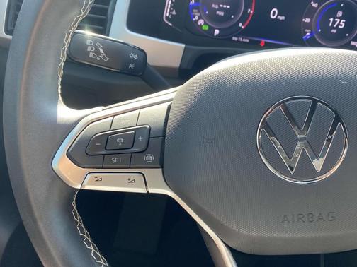 2022 Volkswagen Atlas Cross Sport 2.0T SE w/Technology
