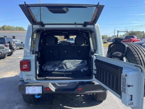 Earl Clearcoat 2024 Jeep Wrangler 4xe Sport