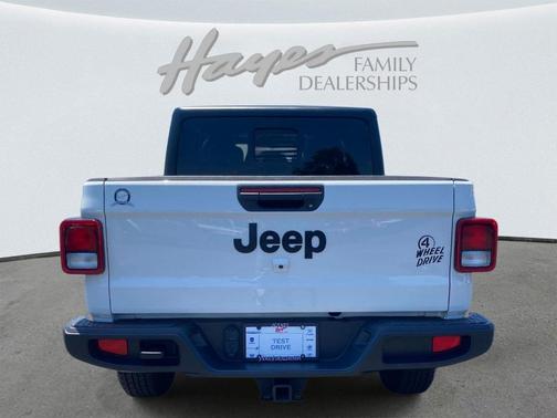 Bright White Clearcoat 2022 Jeep Gladiator Sport