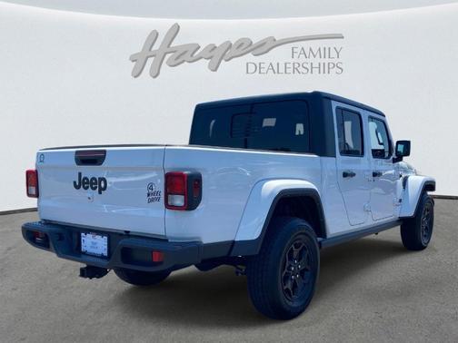 Bright White Clearcoat 2022 Jeep Gladiator Sport