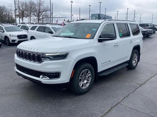 2024 Jeep Wagoneer Base