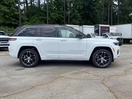 2025 Jeep Grand Cherokee Summit