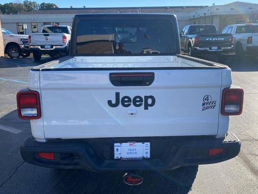 2021 Jeep Gladiator Sport