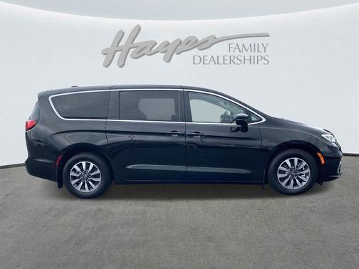 2022 Chrysler Pacifica Hybrid Touring L