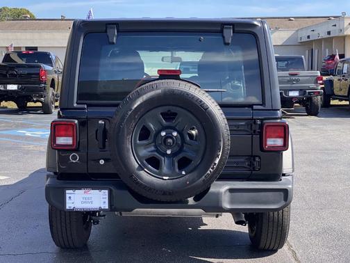 2022 Jeep Wrangler Unlimited Sport