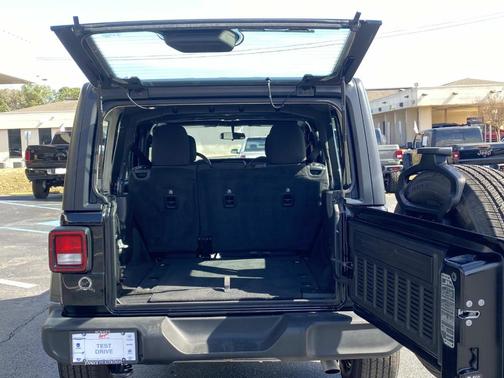 2022 Jeep Wrangler Unlimited Sport