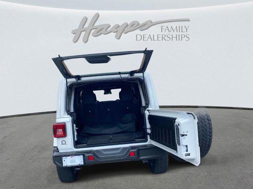 Bright White Clearcoat 2024 Jeep Wrangler Sahara