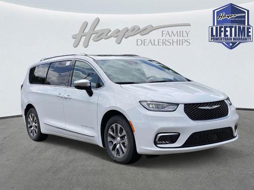 2025 Chrysler Pacifica Hybrid Pinnacle