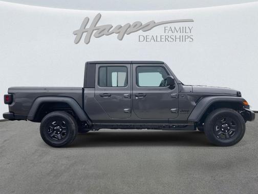 2026 Jeep Gladiator Sport