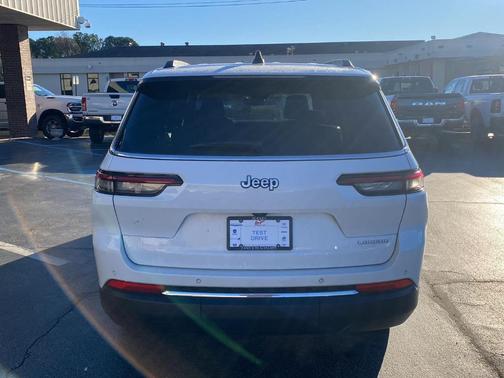 2024 Jeep Grand Cherokee L Laredo