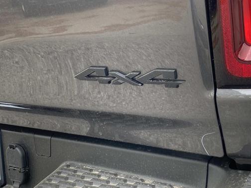 Granite Crystal Clearcoat Metallic 2026 RAM 1500 Big Horn