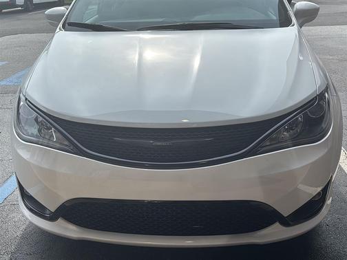 2020 Chrysler Pacifica Touring-L
