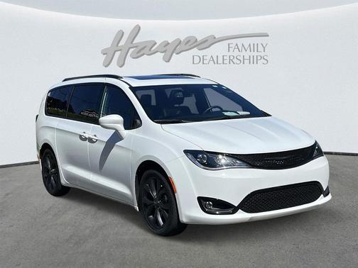 2020 Chrysler Pacifica Touring-L