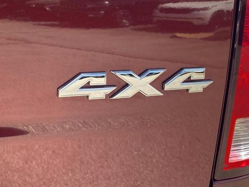 Delmonico Red Pearlcoat 2018 RAM 1500 Big Horn