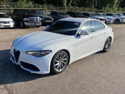 2022 Alfa Romeo Giulia Base