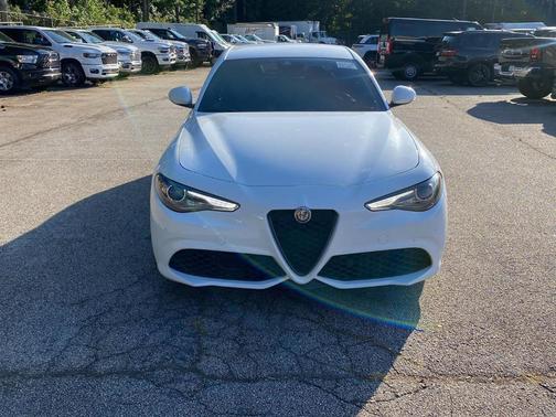 2022 Alfa Romeo Giulia Base