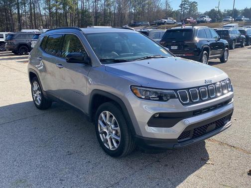 2022 Jeep Compass Latitude Lux