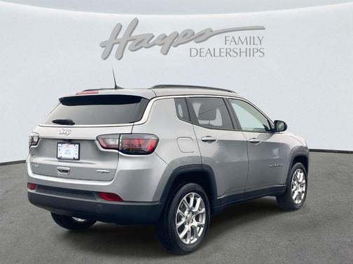 2022 Jeep Compass Latitude Lux