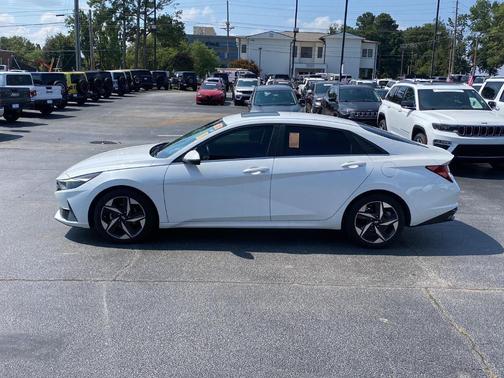 2021 Hyundai ELANTRA SEL