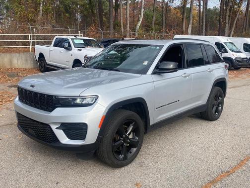 2024 Jeep Grand Cherokee Laredo