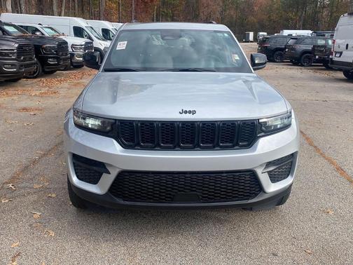 2024 Jeep Grand Cherokee Laredo