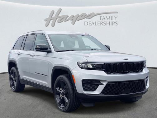 2024 Jeep Grand Cherokee Laredo