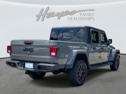 Sting Gray Clearcoat 2022 Jeep Gladiator Sport