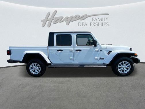 2023 Jeep Gladiator Sport