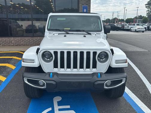Bright White Clearcoat 2023 Jeep Wrangler 4xe Sahara