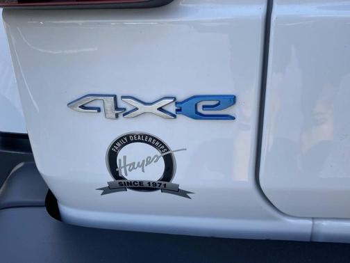 Bright White Clearcoat 2023 Jeep Wrangler 4xe Sahara