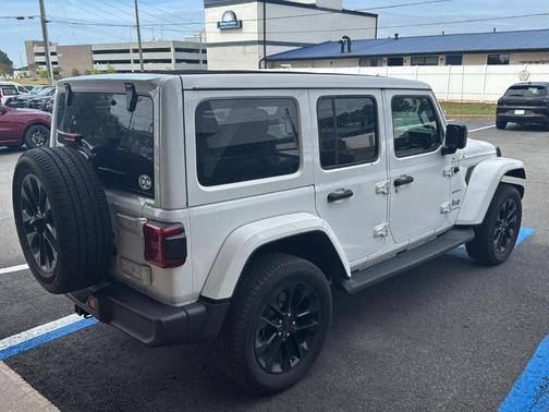 Bright White Clearcoat 2023 Jeep Wrangler 4xe Sahara