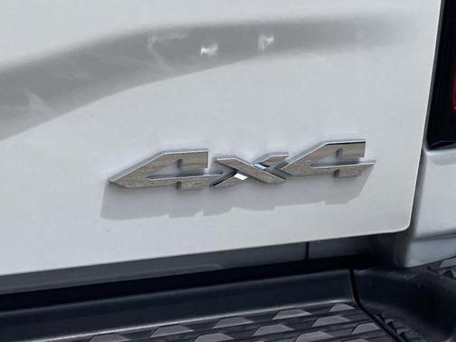 Bright White Clearcoat 2026 RAM 2500 Big Horn