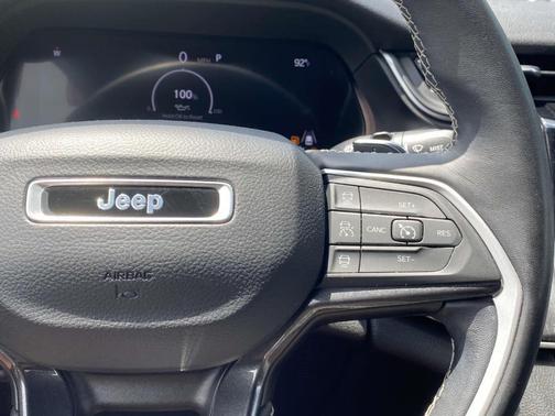2022 Jeep Grand Cherokee L Laredo