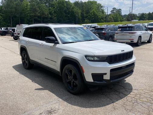 2022 Jeep Grand Cherokee L Laredo