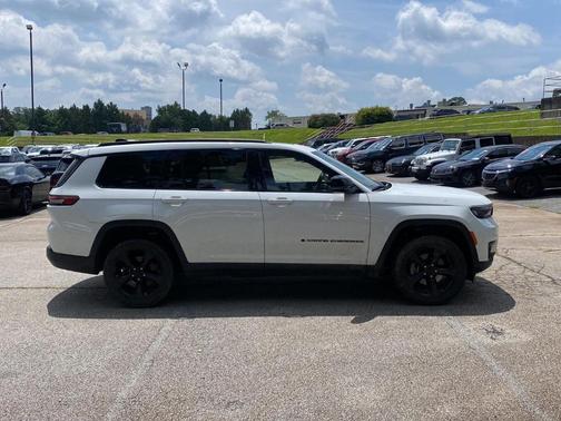 2022 Jeep Grand Cherokee L Laredo
