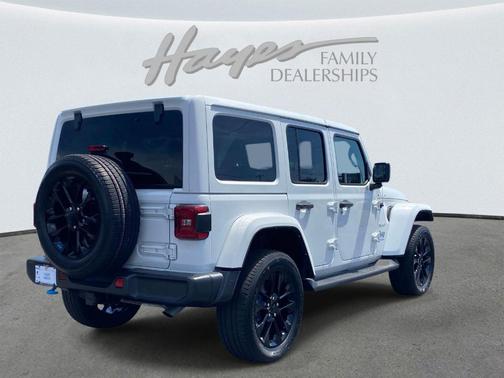 Bright White Clearcoat 2023 Jeep Wrangler 4xe Sahara
