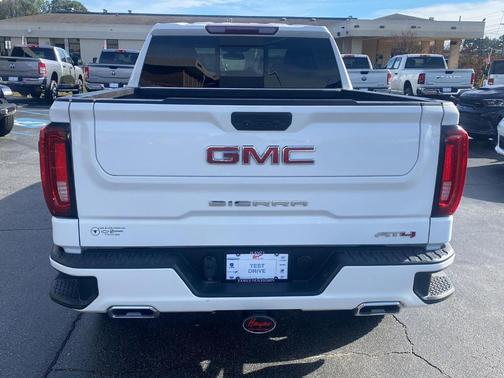 2022 GMC Sierra 1500 AT4