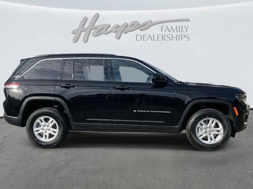 Diamond Black 2025 Jeep Grand Cherokee Laredo