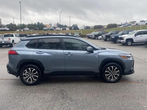 2024 Toyota Corolla Cross Hybrid SE