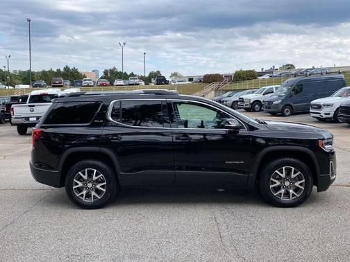 2022 GMC Acadia SLE