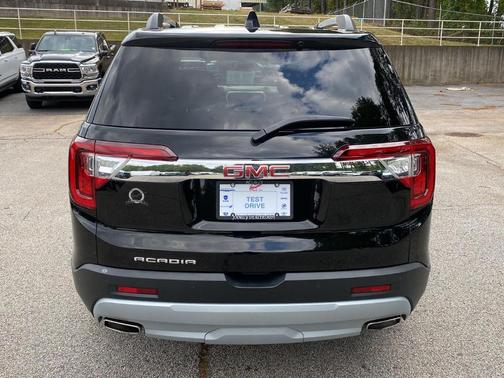 2022 GMC Acadia SLE