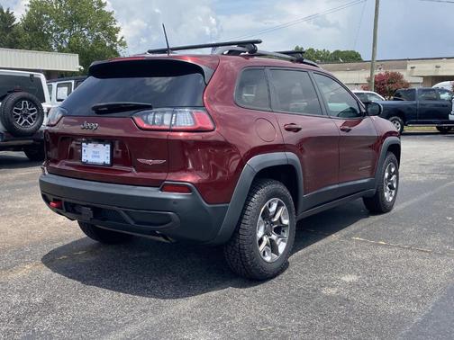 Velvet Red Pearlcoat 2019 Jeep Cherokee Trailhawk