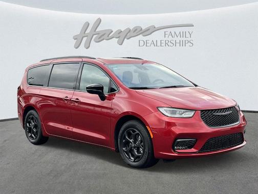 2025 Chrysler Pacifica Hybrid Select