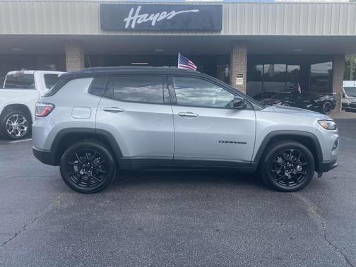 2023 Jeep Compass Altitude