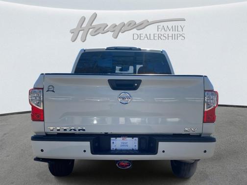 2021 Nissan Titan SV