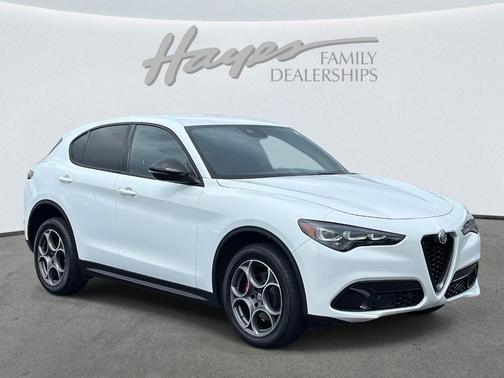 2024 Alfa Romeo Stelvio Base