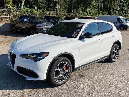 2024 Alfa Romeo Stelvio Base