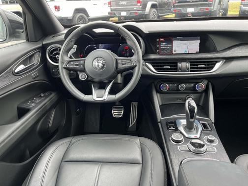 2024 Alfa Romeo Stelvio Base