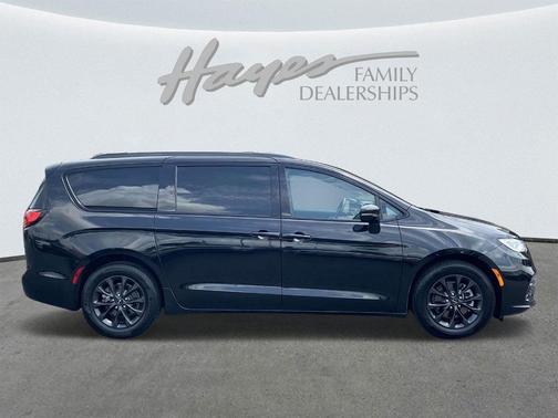 2021 Chrysler Pacifica Touring-L