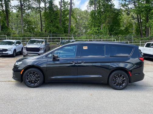 2021 Chrysler Pacifica Touring-L